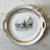 Plat en porcelaine dessin calèche