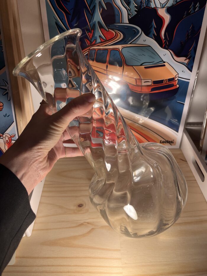 Grand vase en verre torsadé transparent – Image 2