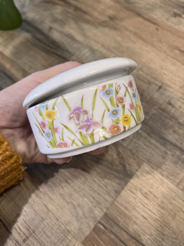 Petite Boîte en Porcelaine Florale 🌸✨ – Image 10