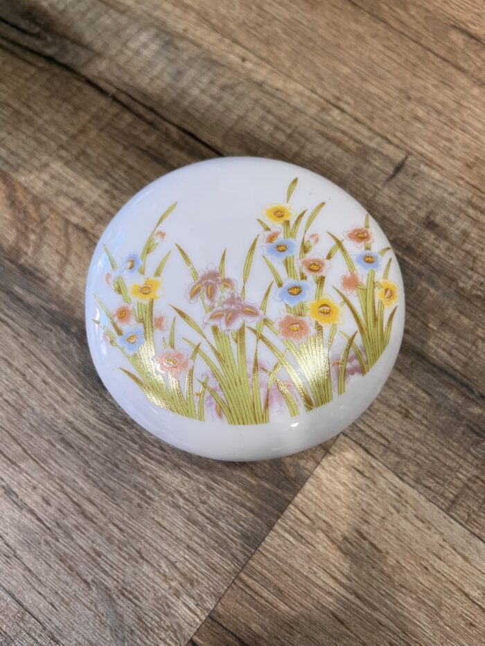 Petite Boîte en Porcelaine Florale 🌸✨ – Image 8