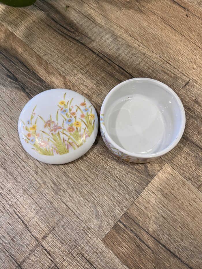 Petite Boîte en Porcelaine Florale 🌸✨ – Image 7