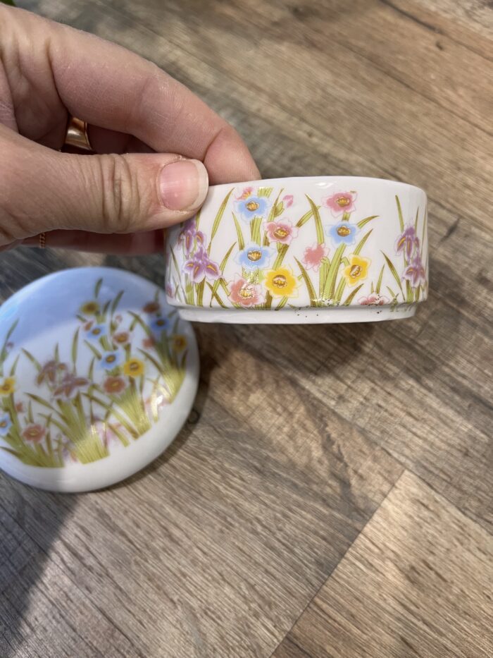 Petite Boîte en Porcelaine Florale 🌸✨ – Image 6