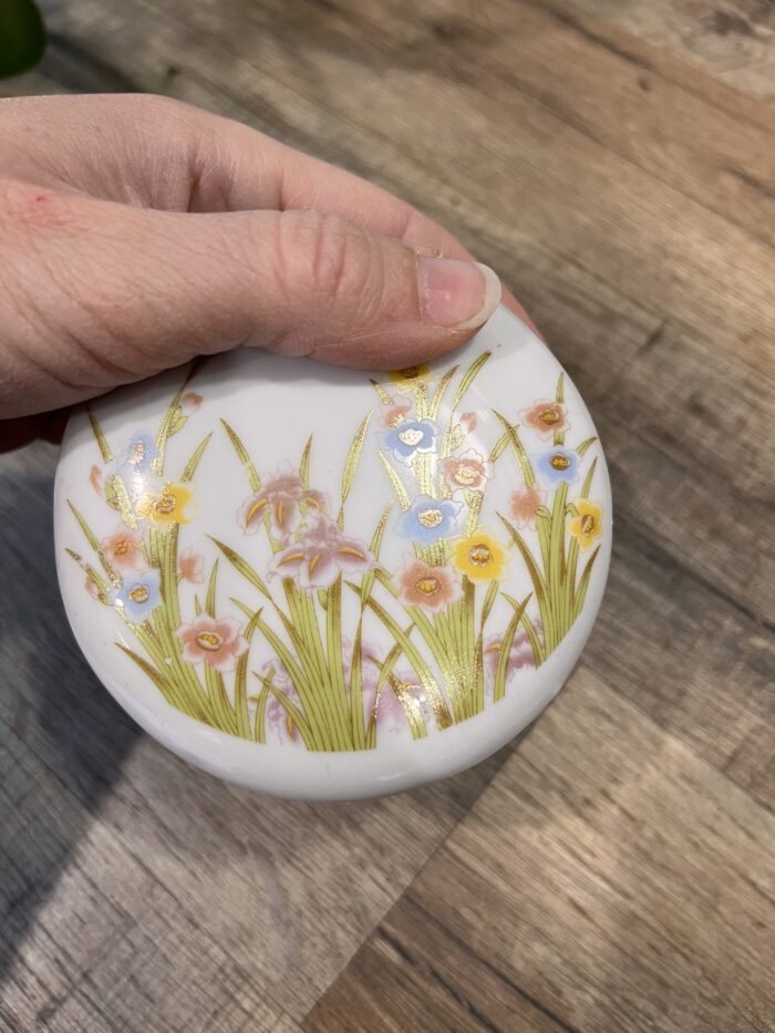 Petite Boîte en Porcelaine Florale 🌸✨ – Image 2