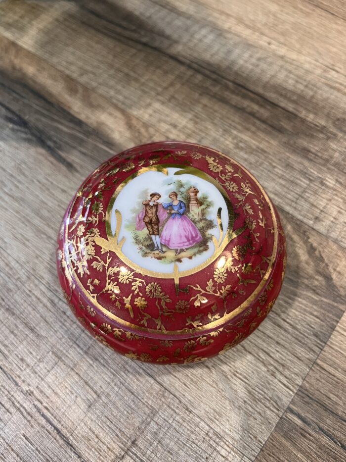 Boîte en porcelaine rouge décorée 💫❤️ – Image 6