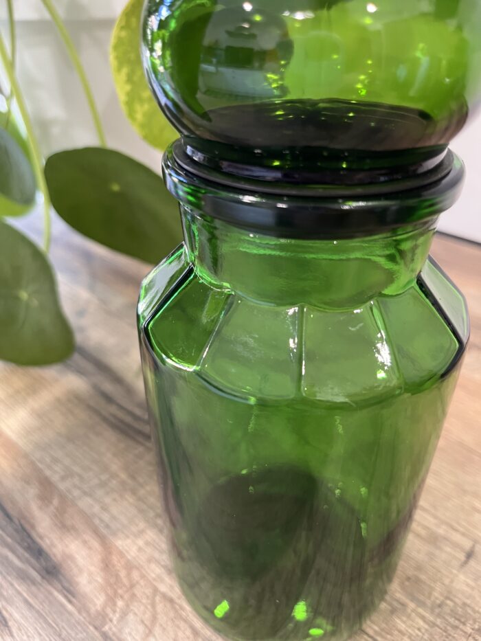 Bouteille en verre vert de pharmacie - Style vintage et authentique 🍃 – Image 3