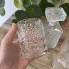 Lot carafe + 4 verres à whisky en verre pressé – Image 2